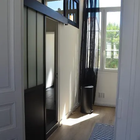 Le De Meli, Proche Centre Рошфор